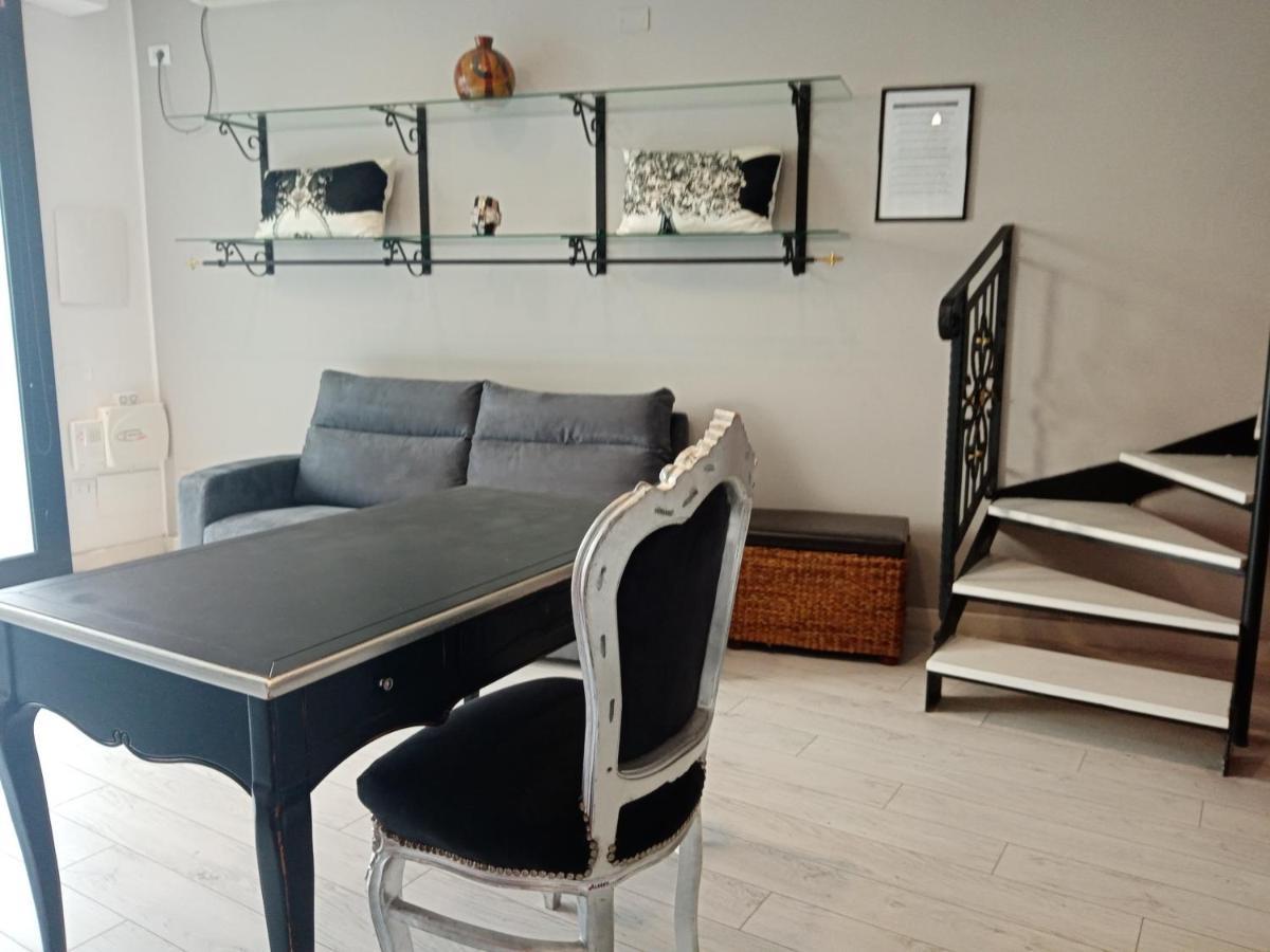 Einaudi 56 Guest House 칼리아리 외부 사진