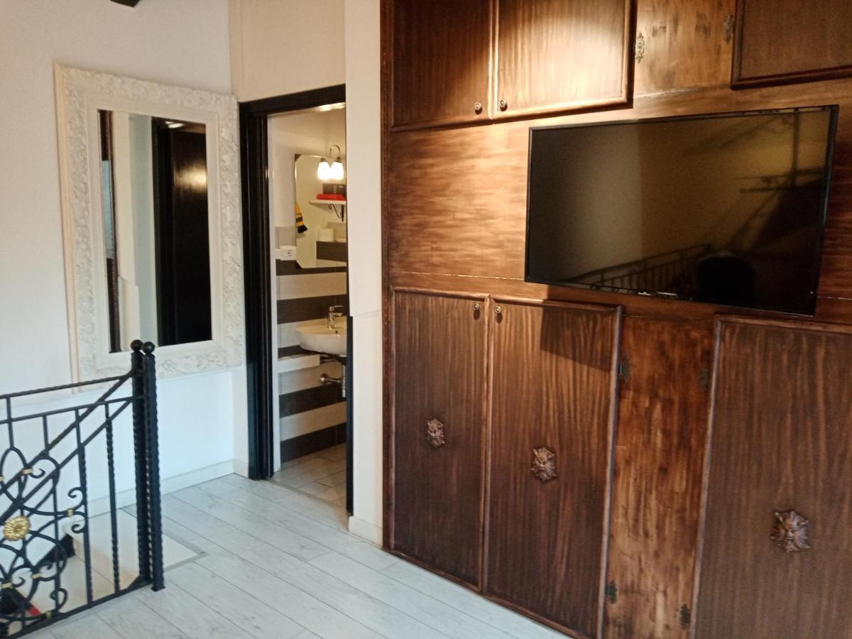 Einaudi 56 Guest House 칼리아리 외부 사진