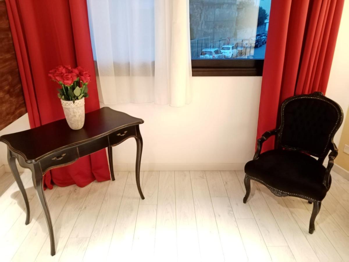 Einaudi 56 Guest House 칼리아리 외부 사진